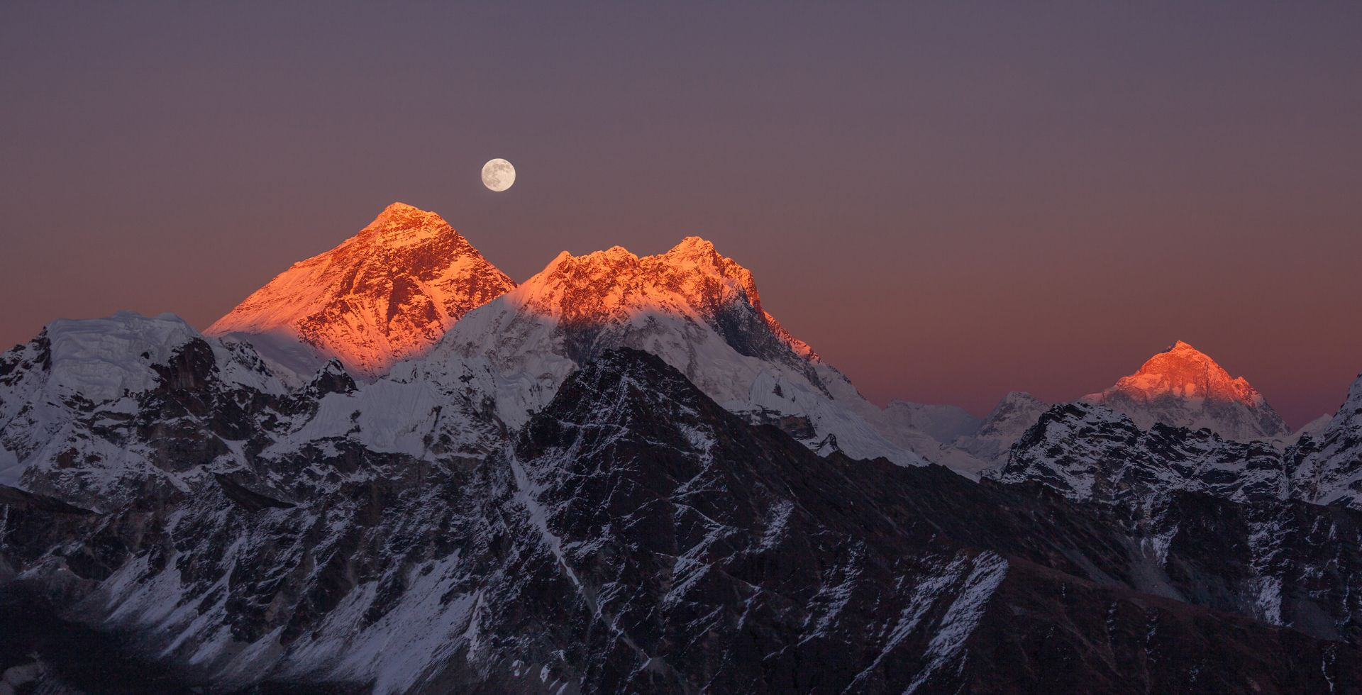 Makalu base camp trek sunset view